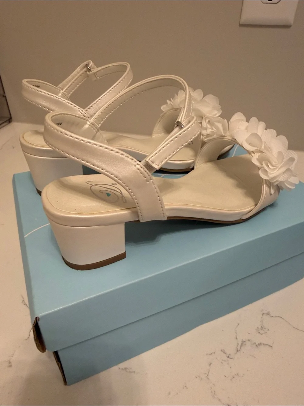 Girls White Floral Ankle-Strap Sandals
